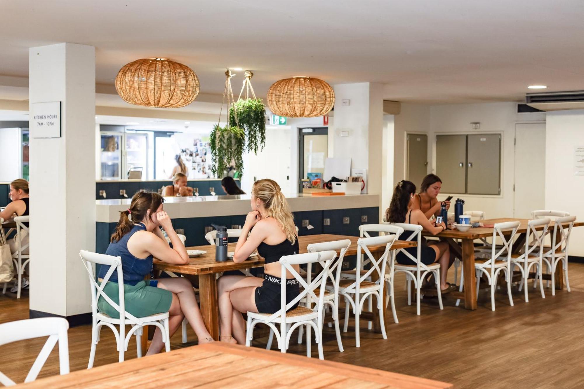 The Surf House Hostel Byron Bay Kültér fotó